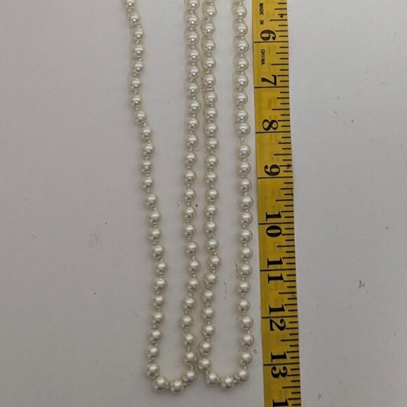 Extra Long Beautiful Runway Individually knotted Glass Pearl Necklace 56 inches! - Picture 4 of 4